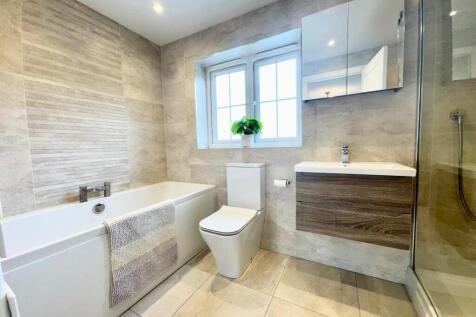 En-suite Bathroom