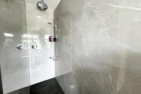 Walk in shower