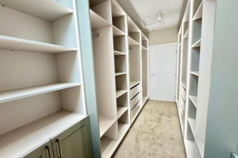 Master bedroom dressing room