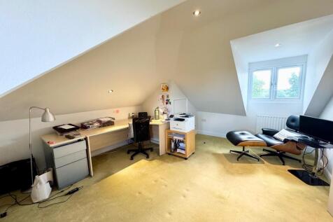 Bedroom/Office
