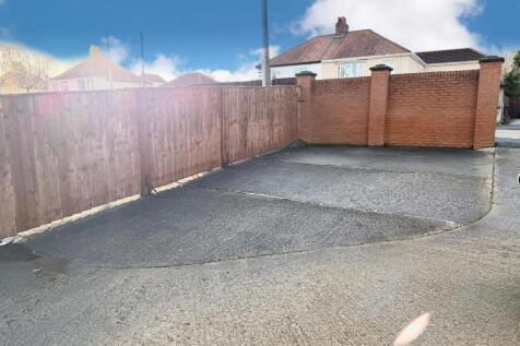 Front Driveway/Parking