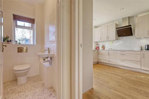 Hall/Wc/Kitchen
