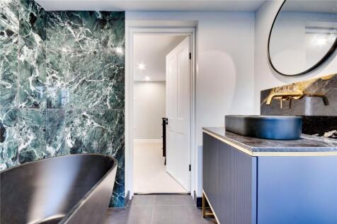 En Suite Bathroom