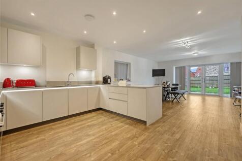 Kitchen/Dining Area