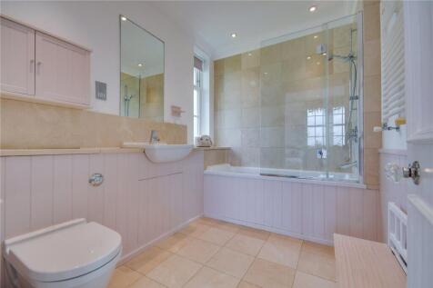 En Suite Bathroom