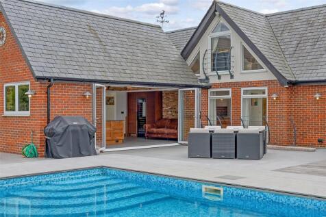 Pool/Terrace