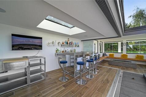 Bar/Sitting Area