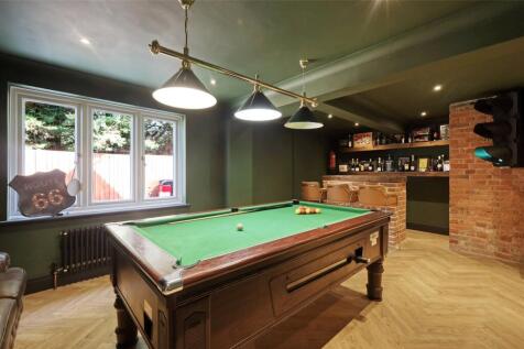 Games Room and Bar