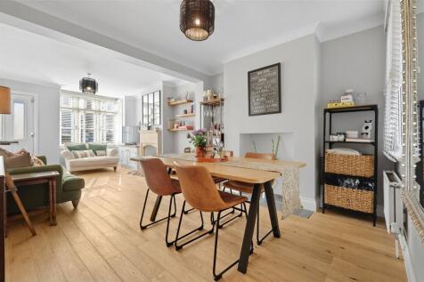 Sitting/Dinint Room