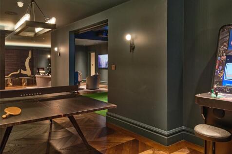 Entertainent Floor