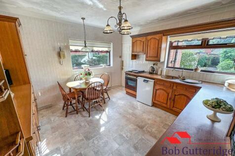 FITTED KITCHEN / DINING ROOM