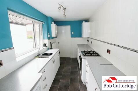 FITTED KITCHEN