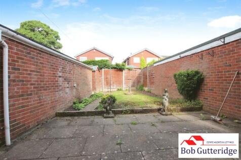 ENCLOSED REAR GARDEN