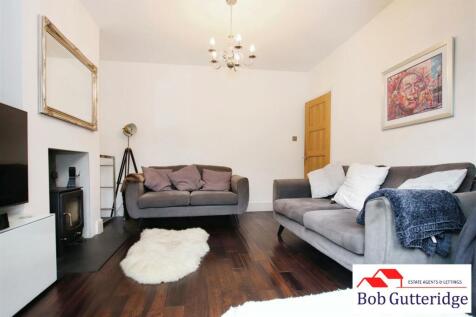 BAY FRONTED LOUNGE