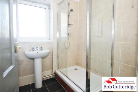 FIRST FLOOR SHOWER ROOM