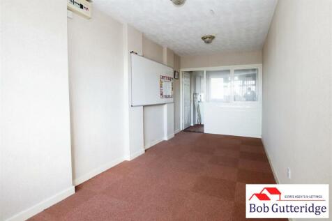SEPARATE SITTING ROOM/HOME OFFICE