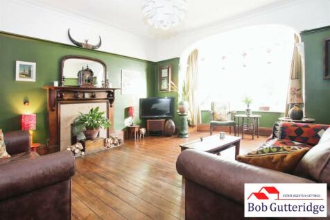 BAY FRONTED LOUNGE