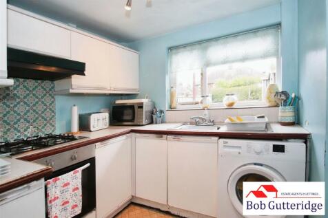 FITTED KITCHEN