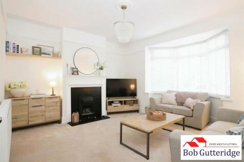 BAY FRONTED LOUNGE