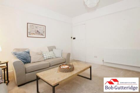 BAY FRONTED LOUNGE