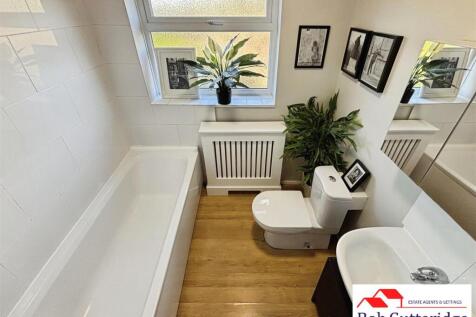 BATHROOM/WC