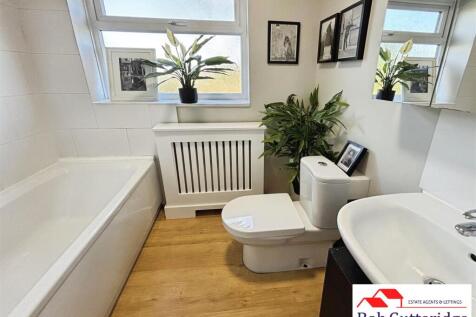BATHROOM/WC