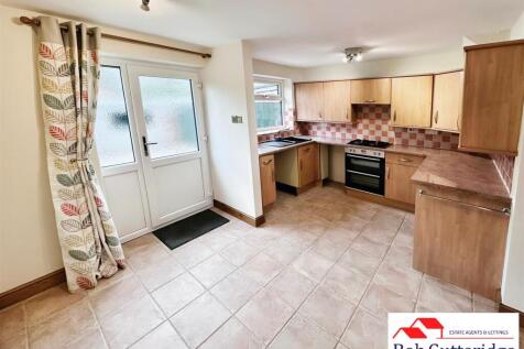 FITTED KITCHEN / DINING ROOM