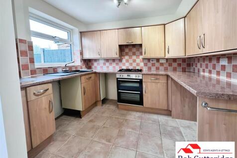 FITTED KITCHEN / DINING ROOM