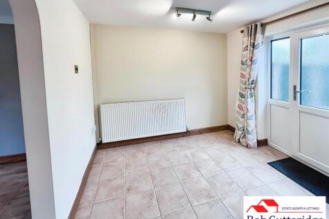 FITTED KITCHEN / DINING ROOM