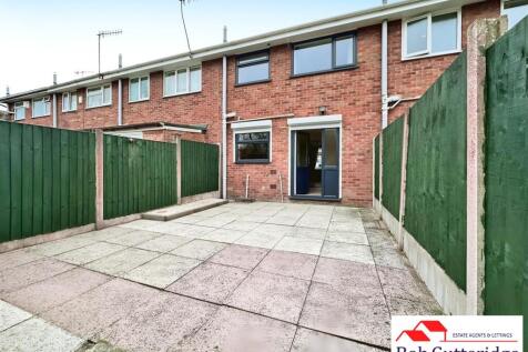 ENCLOSED REAR GARDEN