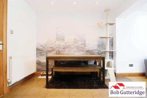 FITTED KITCHEN/DINING ROOM