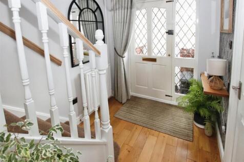 ENTRANCE HALLWAY