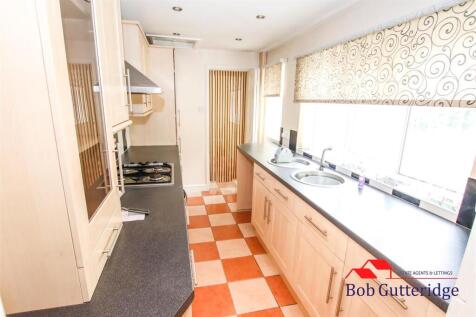 FITTED KITCHEN