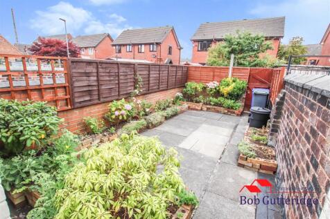ENCLOSED REAR YARD