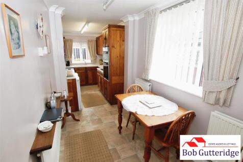 FITTED KITCHEN / BREAKFAST ROOM