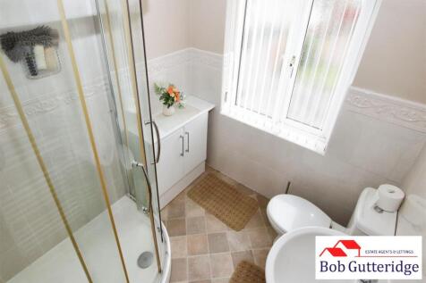 FIRST FLOOR SHOWER ROOM
