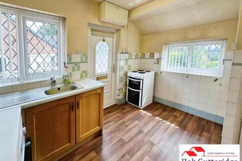 FITTED KITCHEN