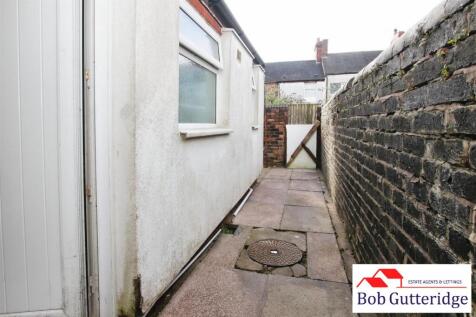 ENCLOSED REAR YARD