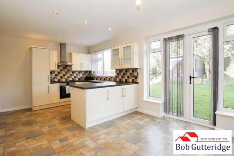 FITTED KITCHEN/DINING ROOM