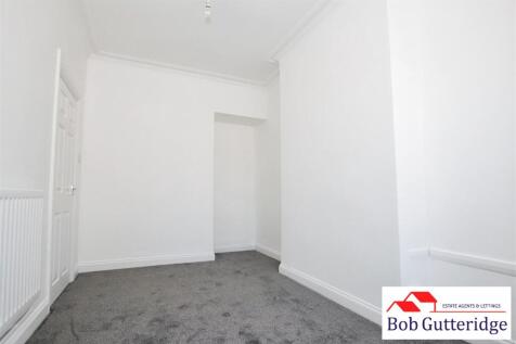 BAY FRONTED SITTING ROOM