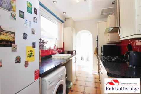 FITTED KITCHEN