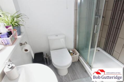 GROUND FLOOR SHOWER ROOM