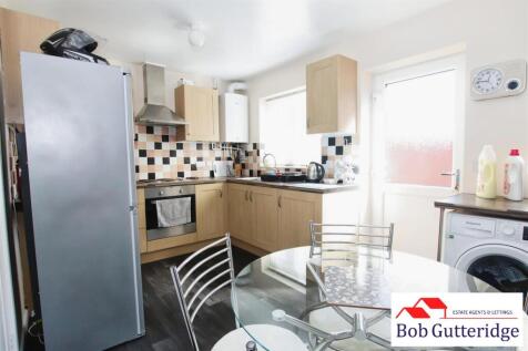 FITTED KITCHEN/DINING ROOM