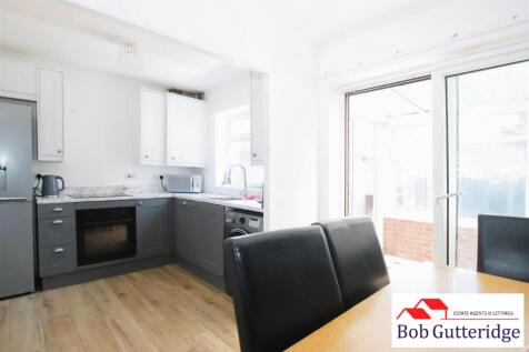 FITTED KITCHEN / DINING ROOM