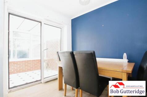 FITTED KITCHEN / DINING ROOM