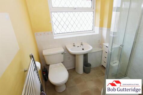 FIRST FLOOR SHOWER ROOM