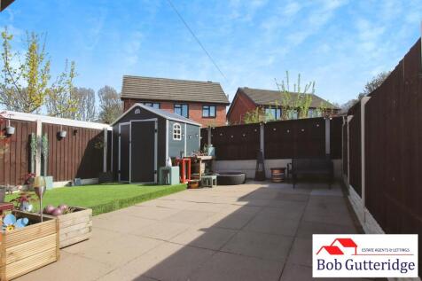 ENCLOSED REAR GARDEN