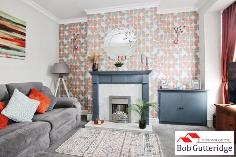 BAY FRONTED LOUNGE