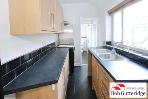 FITTED KITCHEN