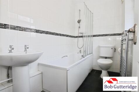 GROUND FLOOR BATHROOM